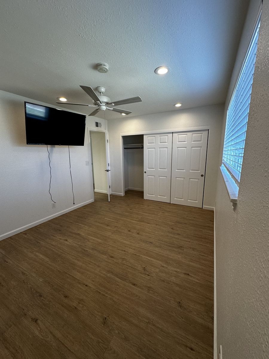 Primary Bedroom – Spacious Layout
